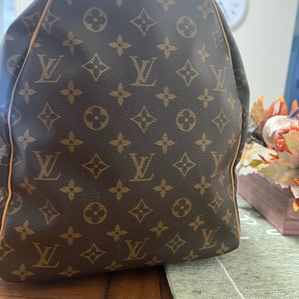 Loui Vuitton Travel Bag - Picture 8 of 11